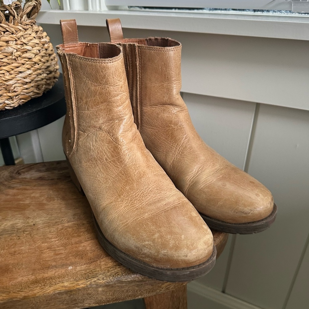 Women’s tan leather booties